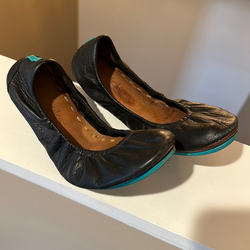Gently used Tieks - black leather - size 6